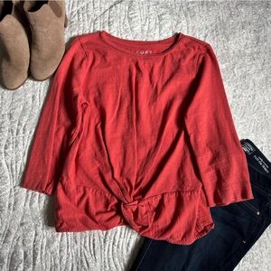 EUC!✨ LOFT Knot-Front Short Sleeve Tee in Coral